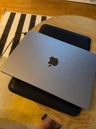 MacBook Pro M1 14. Battery 86%. 16Gb/1TB. В отличном состоянии. Год покупки 20