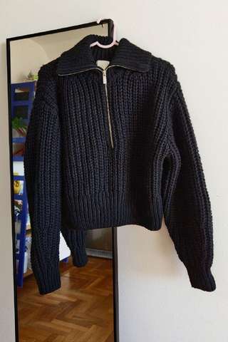 Продам · — Свитер H&M (размер XS-M, полиэстер и акрил) 500din