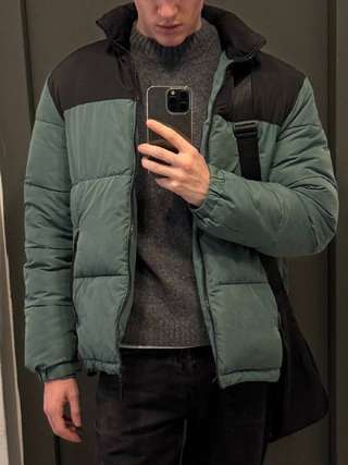 Продам · • Куртка Zara размер М