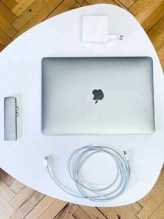 Продается MacBook 13 Pro 2019 1.4GHz 4-Core i5/16/128Gb, Touch Bar + Touch ID