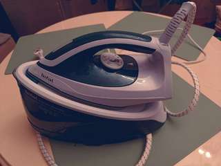 Утюг/паровая станция Tefal SV6116E0, в использовании 5 месяцев, 7000 RSD, Торг