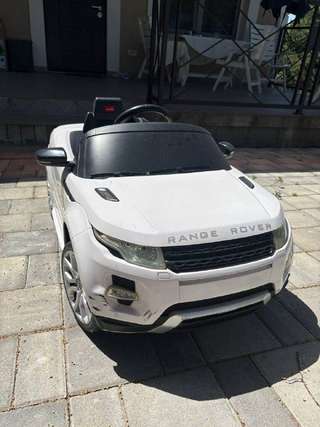 1. Детская машина Range Rover