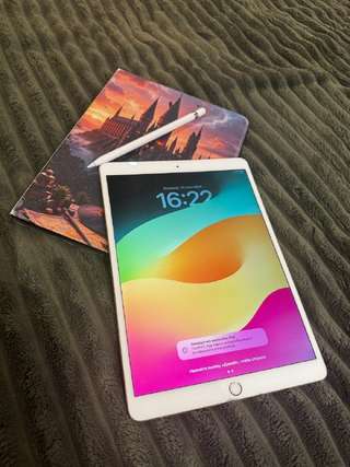 Продам iPad Pro 10.5 Wi‐Fi (2017) 64 GB