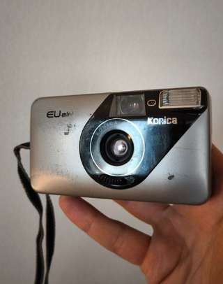 Selling Konica EU-mini 35mm camera with built in flash