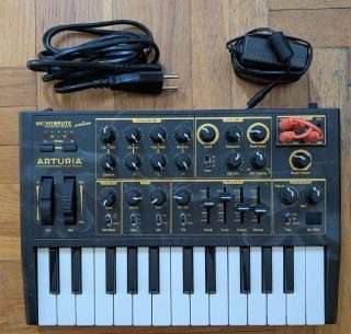 Синтезатор Arturia Microbrute Creation Edition в идеальном состоянии, использо