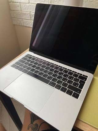 MacBook Pro 13" (2017)