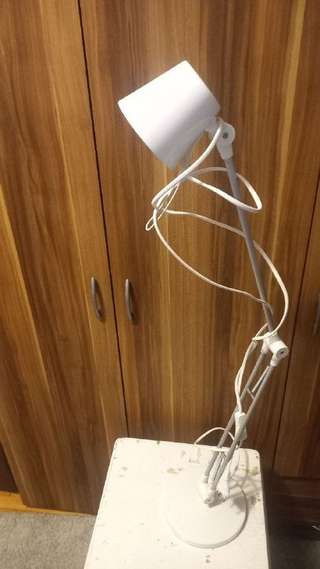 Продам настольную лампу