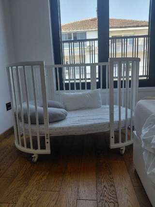 Детская кроватка — 300 €