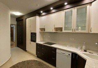 🏠 Квартира с 3 спальнями · Подгорица · €1 200 / мес — фото 2 из 10