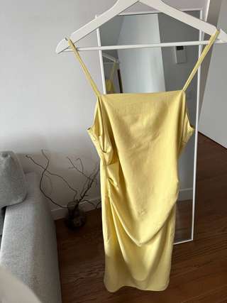 1. Платье Zara S · Лен-вискоза