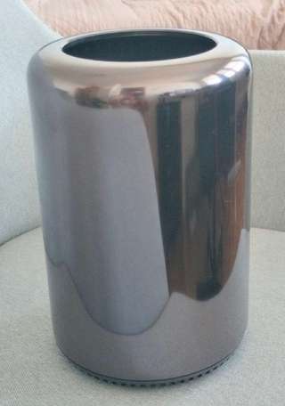 Продам Apple Mac Pro 6.1 / A1481 / "trashcan" (2013)