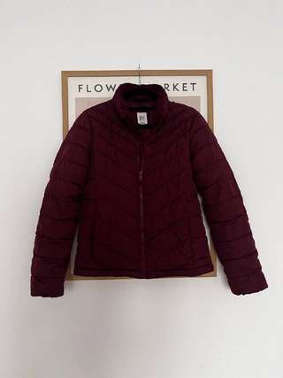 - Утепленная женская куртка Gap, размер XS, состояние хорошее, 500 дин