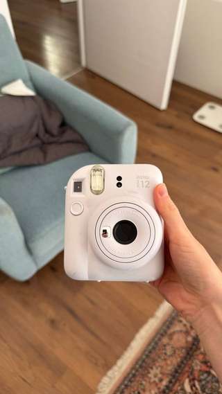INSTAX mini 12 · Без картриджей