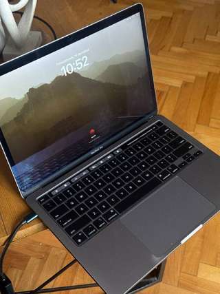 продам macbook pro 2020 8gb/256