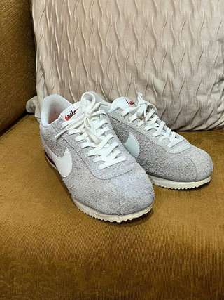 Кроссовки Nike Cortez SE "College Grey Team Red"