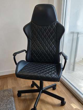 Офисное кресло в отличном состоянии 65 €