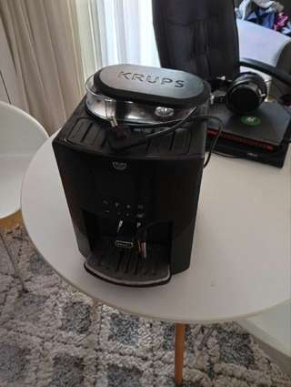 Белград. 50€ · Продаю кофемашину от фирмы KRUPS. Кофетачка находится в прекрас