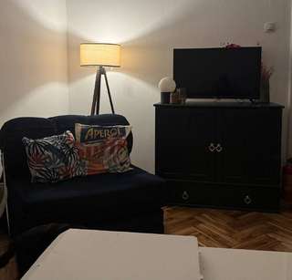 Комод IKEA · https://www.ikea.com/rs/sr/p/lommarp-ormaric-tamnoplava-zelena-80