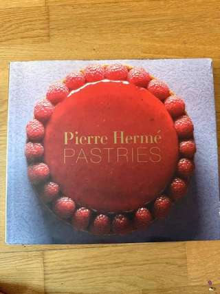 Потрясающе красивая кулинарная книга Pierre Hermé Pastries
