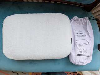 Подушка из memory foam для походов