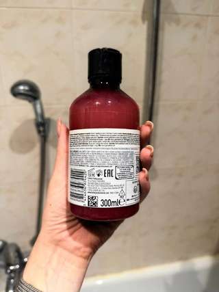 Шампунь L’Oréal. · Использовался 2 раза (остаток на фото)