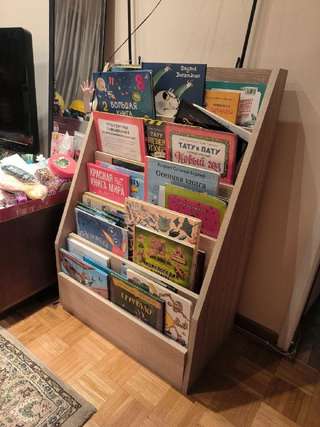 Шикарная массивная книжная полка