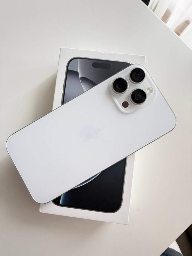 IPhone 16 pro max в идеальном состоянии, без царапин и следов использования — фото 8 из 10