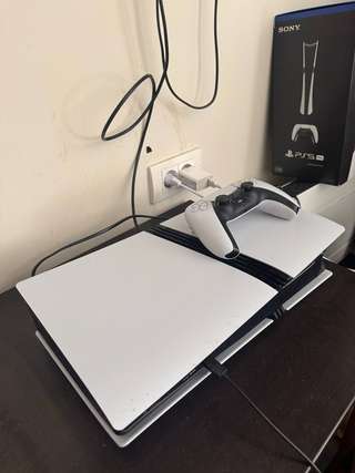 Sell Play Station 5 Pro 2 TB + подписка на год