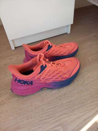 Продам Тиват · Кроссовки hoka