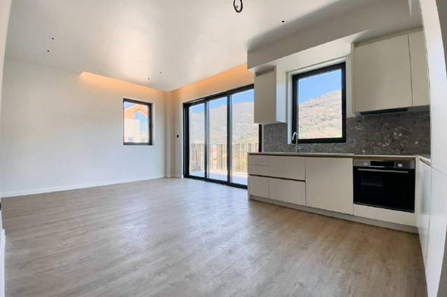 🏠 Квартира с 2 спальнями · Тиват · €629 900 — фото 1 из 9