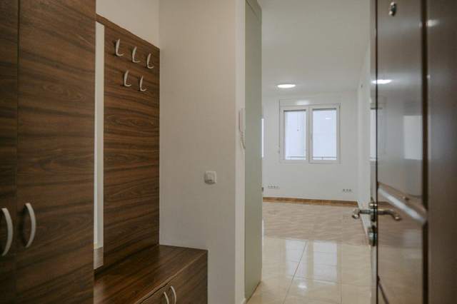 Продается квартира с 1 спальней в районе Лази, Будва за 240 000 евро — фото 8 из 10