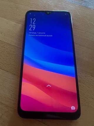 Продаю полностью рабочий смартфон OPPO A5s в красивом красном корпусе: экран и