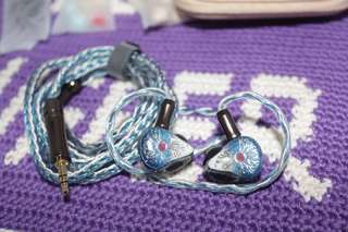 Продам наушники IEM