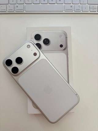 Продам iPhone 17 Pro Max 256 GB, Silver, SIM+eSIM📱