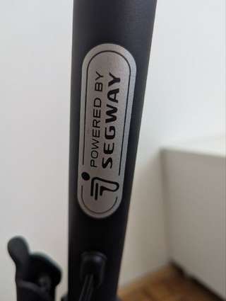 Продам электросамокат Segway Ninebot E2