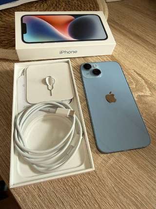 Продаю · iPhone 14 в стильном синем цвете