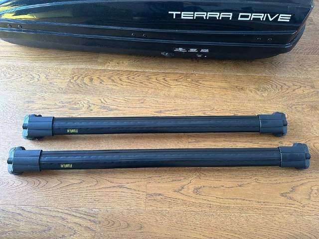 Продам Аэродинамические поперечины Turtle Air 1 Black на рейлинги, с замками — фото 1 из 9