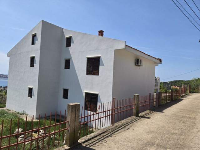 📍 €263.000 · Продается дом с видом на море в Šušanj — фото 8 из 10