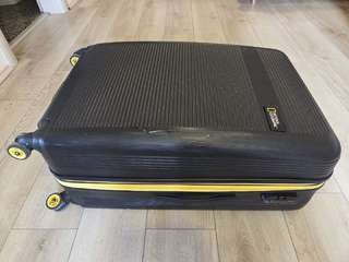 Чемодан 70x48x31 см