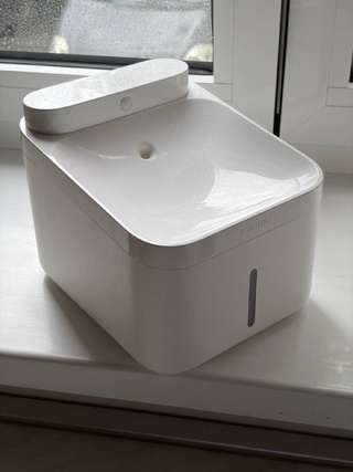 Продам автоматическую поилку для котов и мелких собак Xiaomi Smart Pet fontana