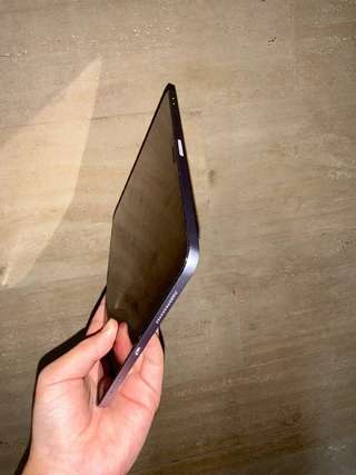 Продаю iPad Air (M2, 11") 128 GB в идеальном состоянии