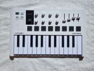 Продам: · 1. MIDI-клавиатуру Arturia MiniLab 3 — 80 €