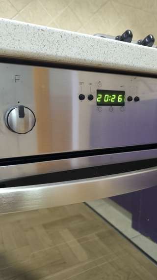 Продаёться духовка Whirlpool, полностью рабочая,противня нет, 100€, самовывоз
