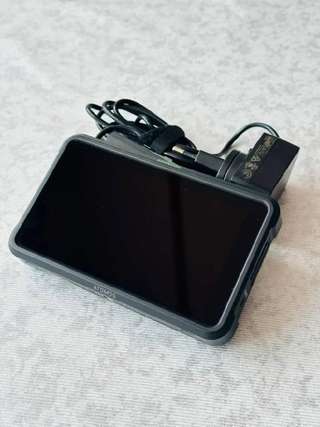 1. Монитор Atomos Shinobi 5′′ Gen 1