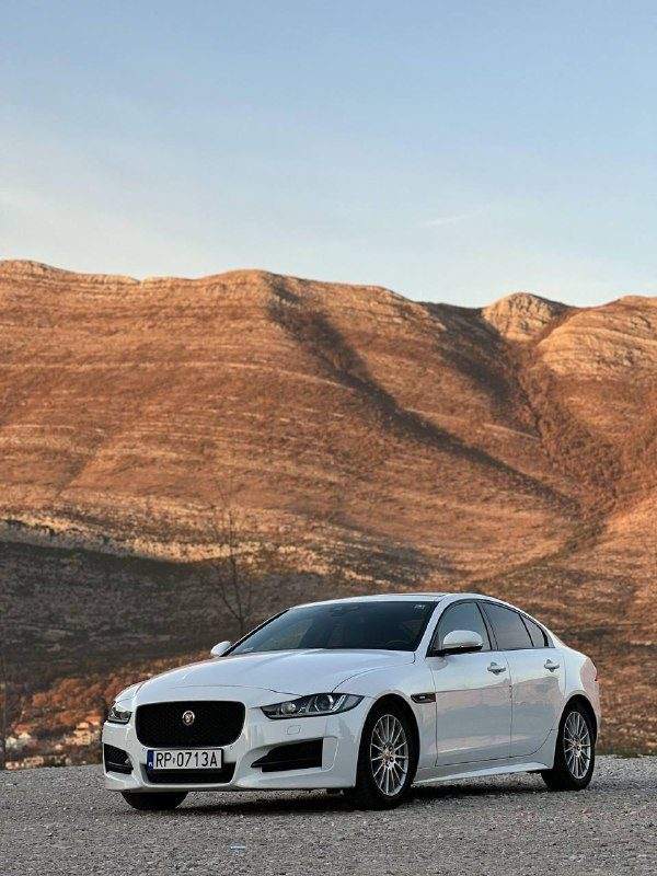 💶12.700€ · 🏎️Jaguar XE 2.0d R-Sport — фото 1 из 10