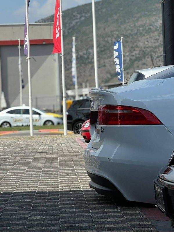 💶12.700€ · 🏎️Jaguar XE 2.0d R-Sport — фото 5 из 10