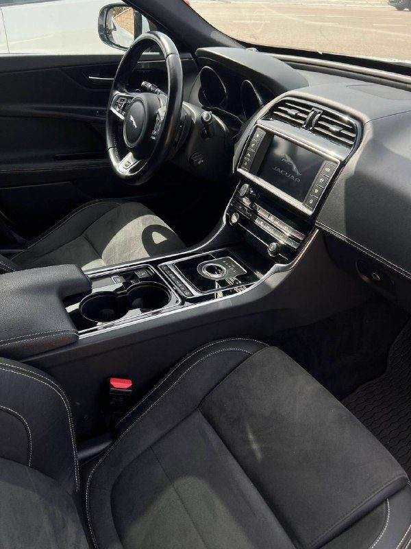 💶12.700€ · 🏎️Jaguar XE 2.0d R-Sport — фото 6 из 10