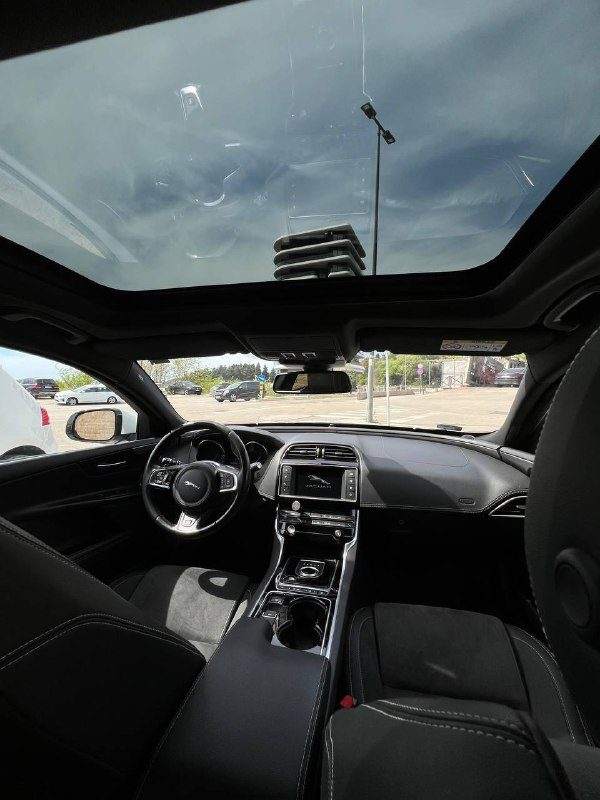 💶12.700€ · 🏎️Jaguar XE 2.0d R-Sport — фото 7 из 10