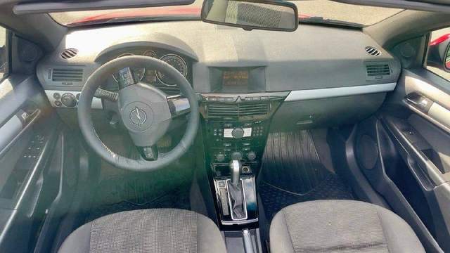 Продам Opel Astra Cabriolet 2010 год 1.8 бензин пробег 188000 автомат — фото 5 из 5