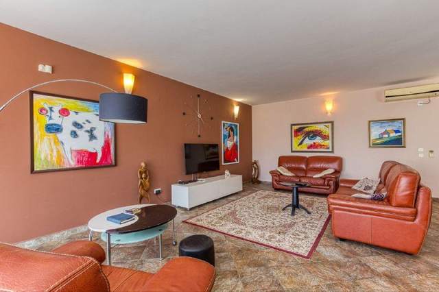 Внимание! В продаже вилла в Бечичи общей площадью 495 кв.м — фото 4 из 10